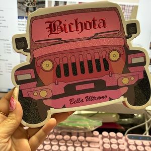 Bichota pink makeup pallet. 2 PCs